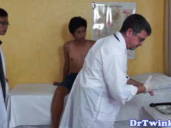 Asian twinks ass eaten by uniformed doctor